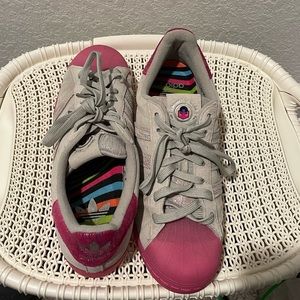 Adidas “Chicago plays hard” Superstar